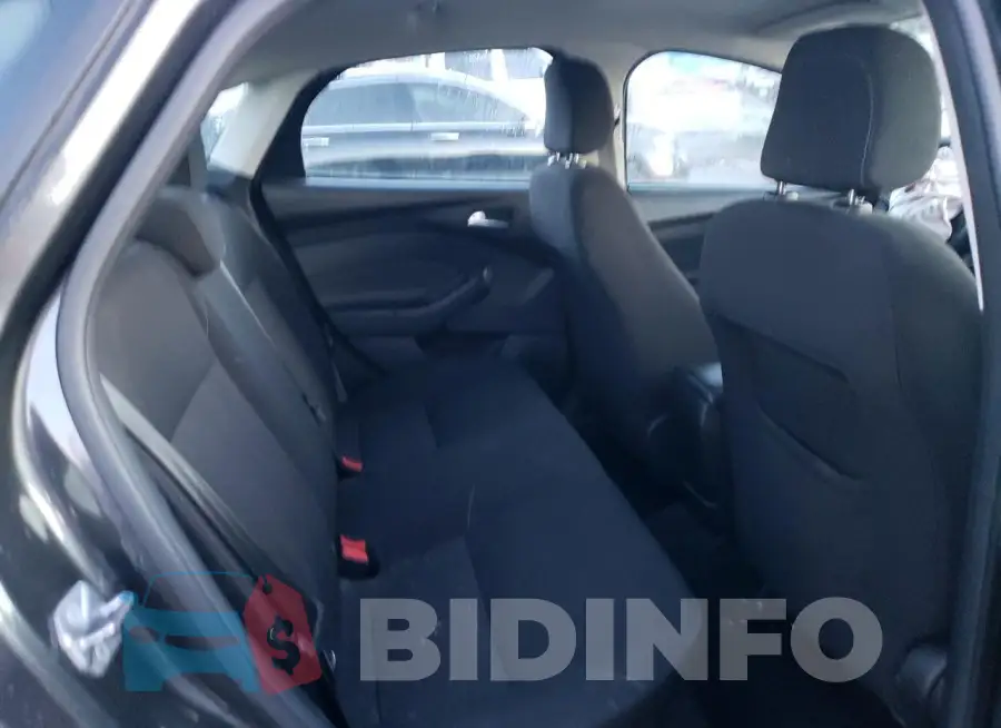 1FADP3F2XJL204933 Photo# 10
