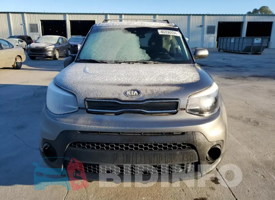 KNDJN2A23J7622747 Photo# 5