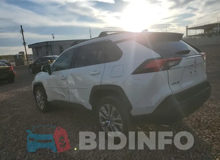 2T3C1RFV1NW190153 Photo# 2