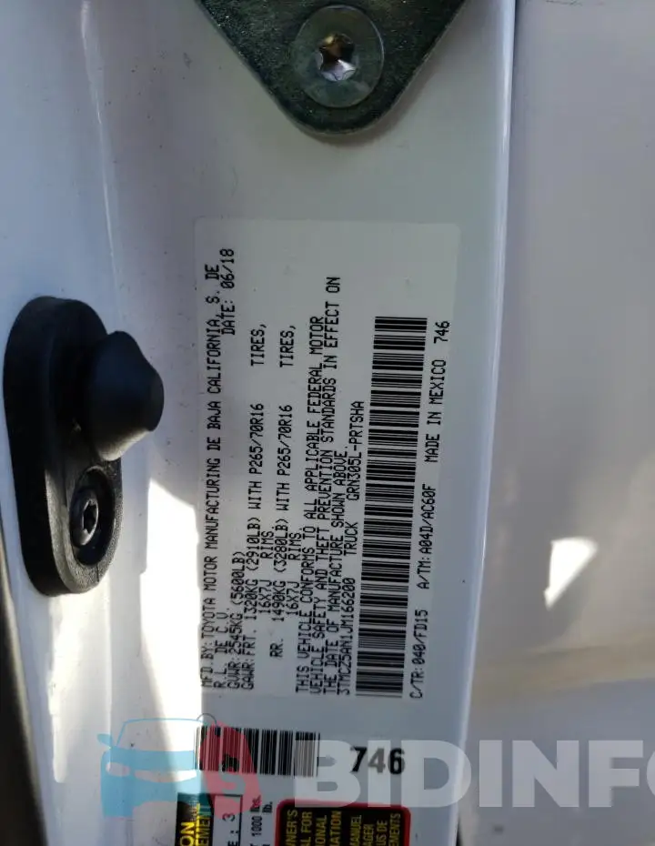 3TMCZ5AN1JM166200 Photo# 12