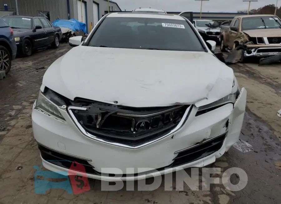 19UUB2F35FA002047 Photo# 5