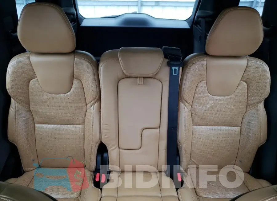 YV4A22PN4G1004694 Photo# 10