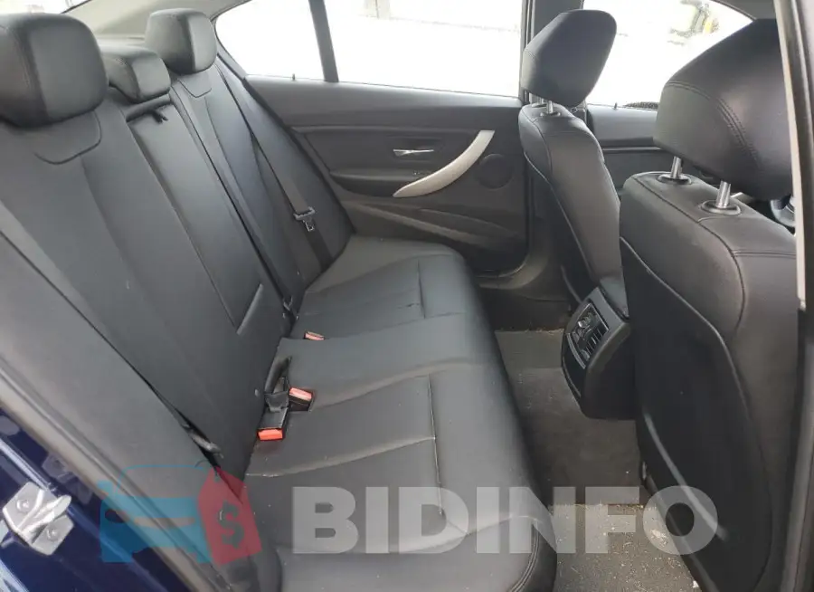 WBA8A3C50GK690093 Photo# 10