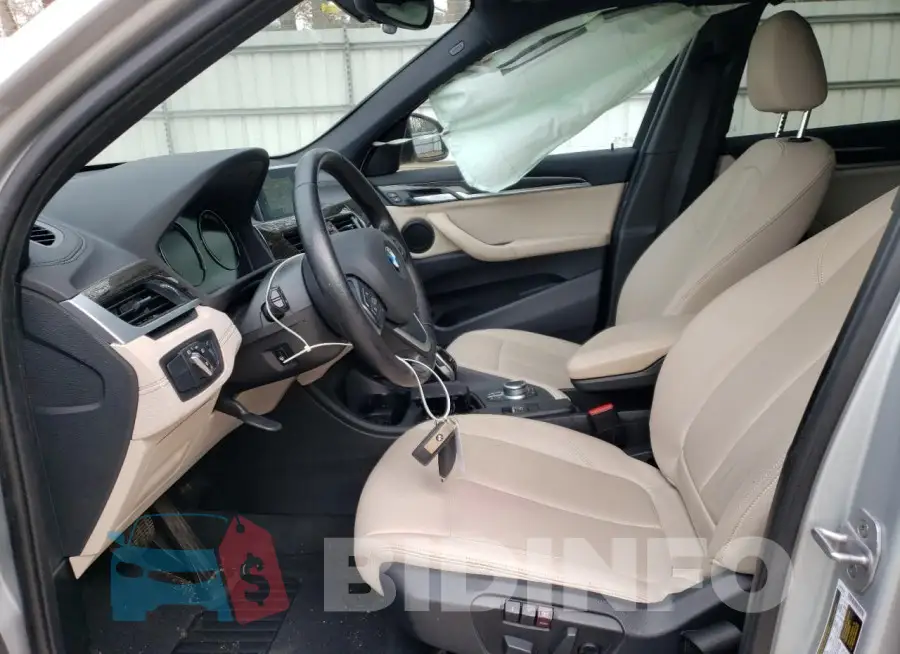 WBXJG7C03M3M76318 Photo# 7