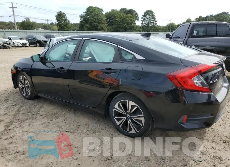 19XFC1F30HE028649 Photo# 2