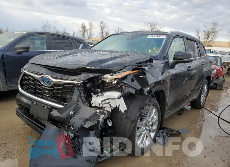 5TDXBRCH3RS607082 Photo# 1