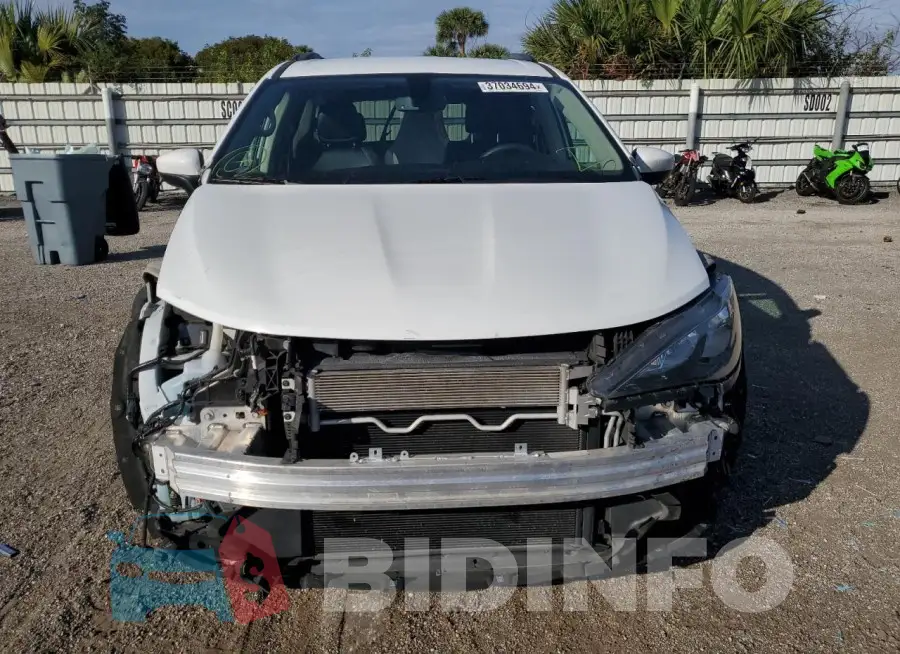 2C4RC1DG0LR257228 Photo# 5
