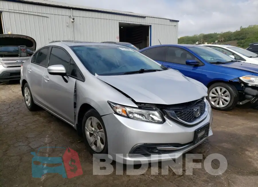 19XFB2F53FE032122 Photo# 4