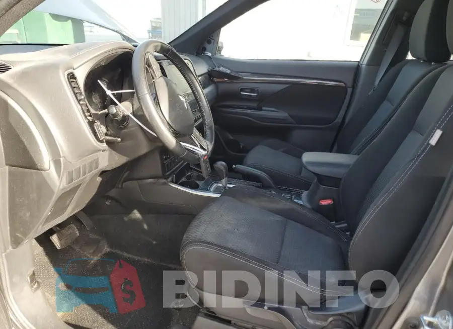 JA4AD3A37JZ020837 Photo# 7