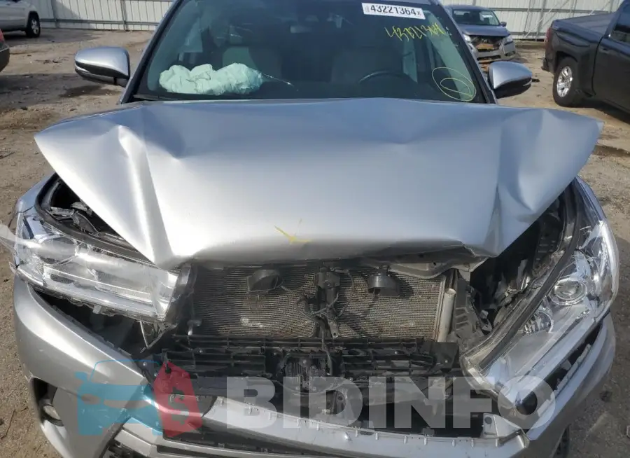 5TDZZRFH2JS275947 Photo# 12