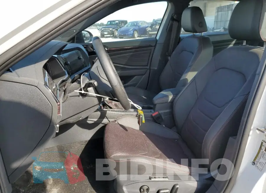3VW2T7BU5RM011690 Photo# 7