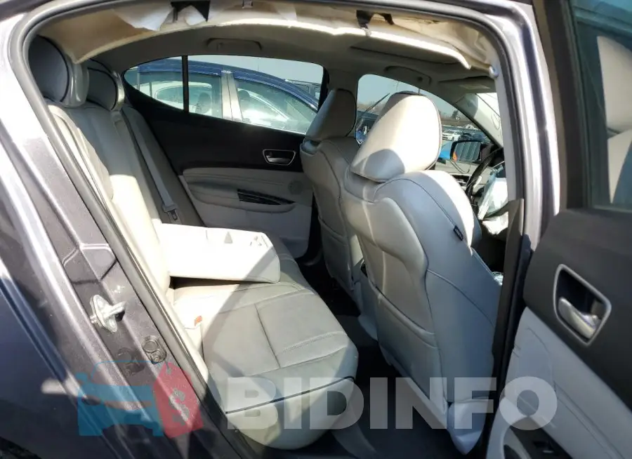 19UUB2F43KA002633 Photo# 10