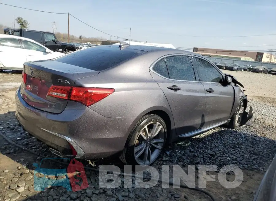 19UUB2F43KA002633 Photo# 3