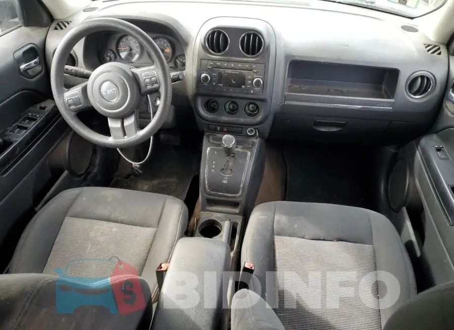 1C4NJPBB1FD274657 Photo# 8