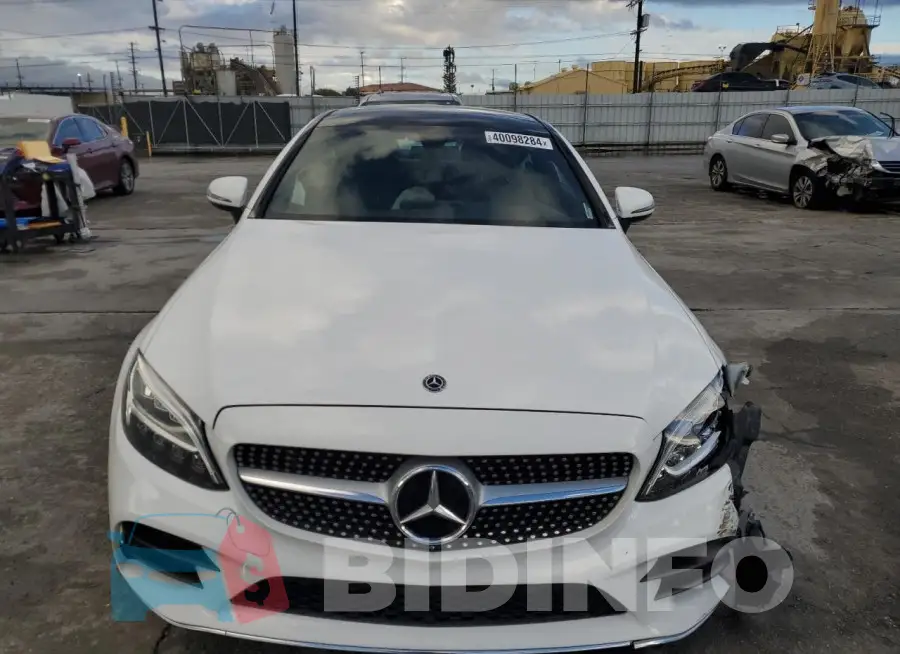 WDDWJ8DB1KF844717 Photo# 5