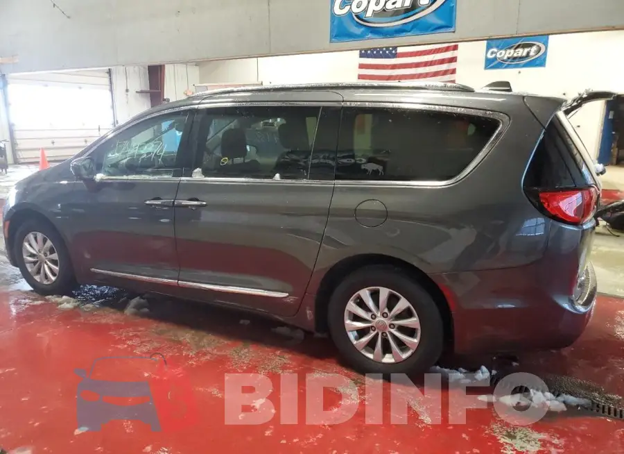 2C4RC1BG1JR171085 Photo# 2