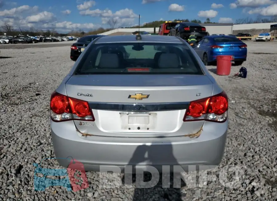 1G1PE5SB3G7175493 Photo# 6