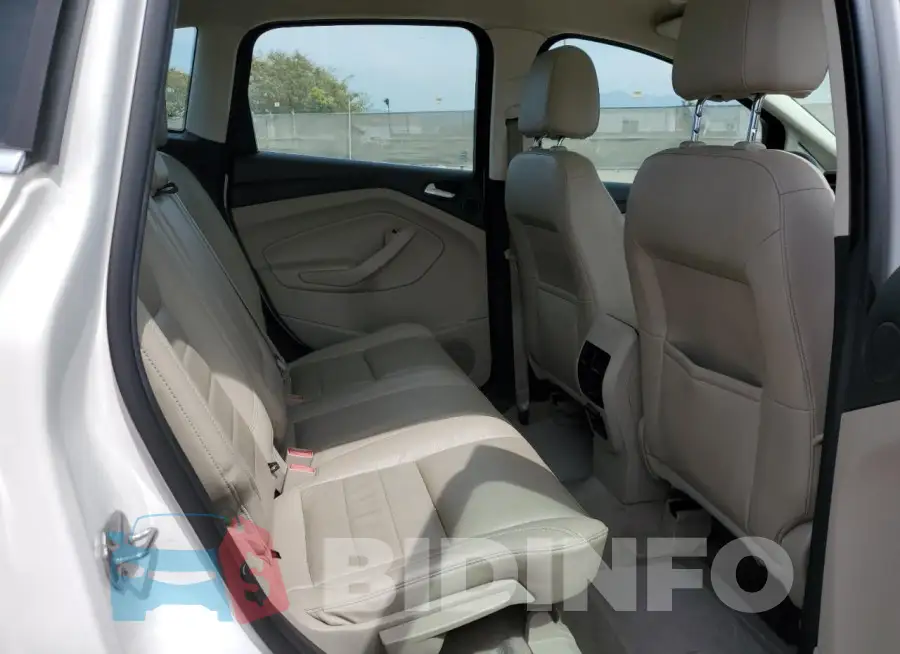 1FADP5BUXFL124915 Photo# 10