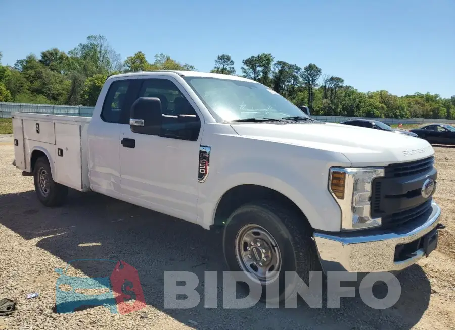 1FT7X2A63JEC53228 Photo# 4