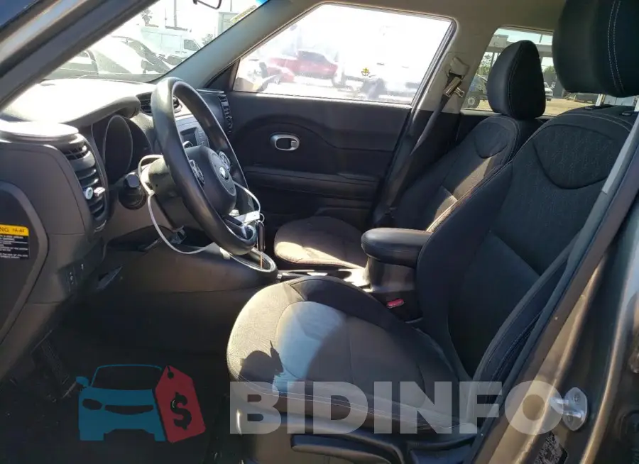 KNDJN2A20F7182882 Photo# 7