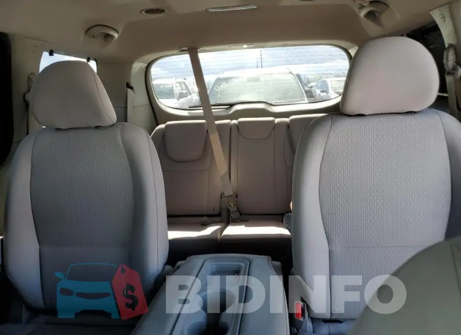 KNDMB5C17G6124884 Photo# 10