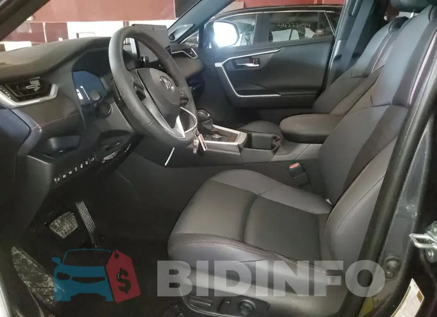 JTMFB3FV2RD168320 Photo# 7