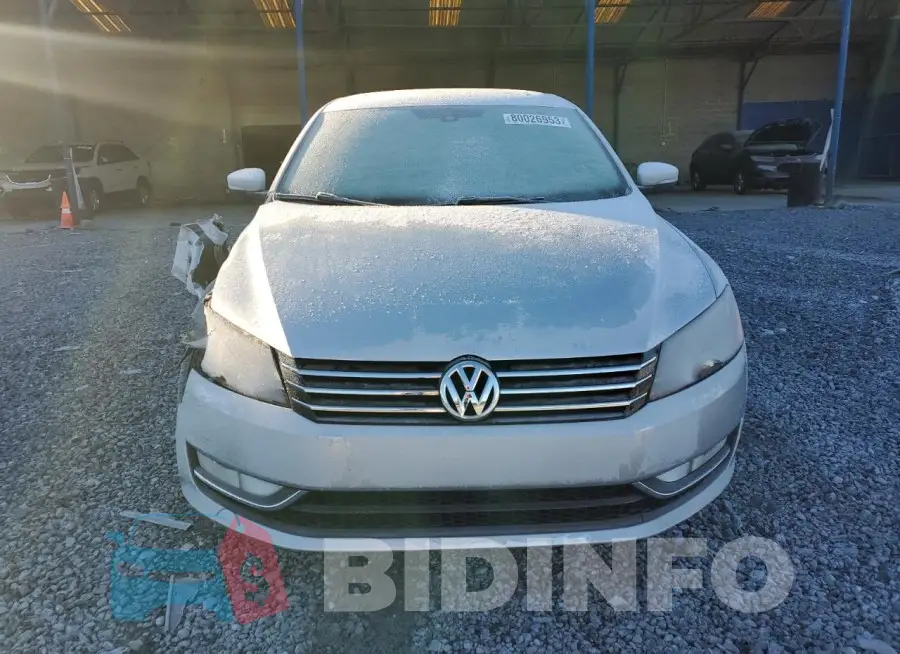 1VWBS7A33FC102255 Photo# 5