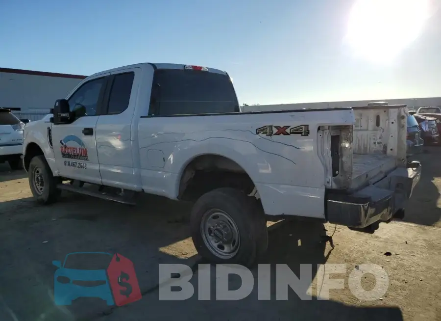 1FT7X2B68JEB11763 Photo# 2