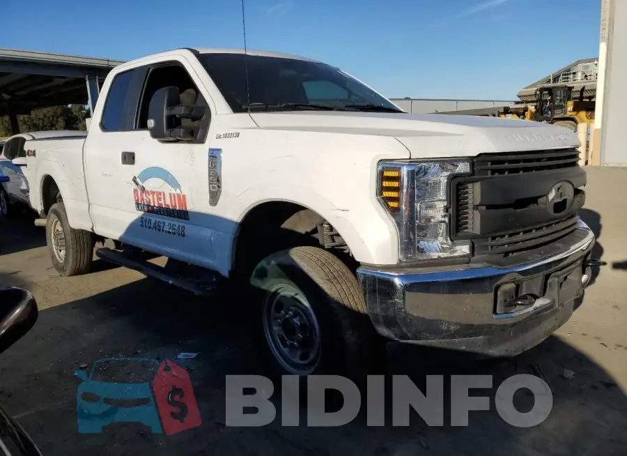 1FT7X2B68JEB11763 Photo# 4