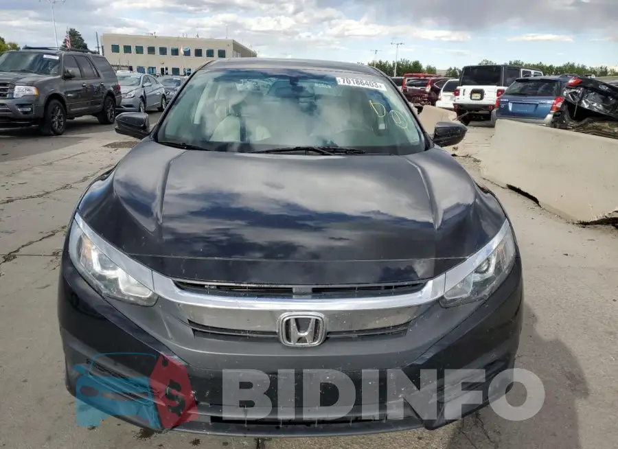 19XFC2F7XHE017635 Photo# 5