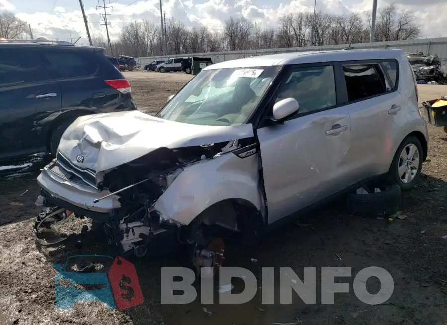 KNDJN2A2XK7002110 Photo# 1