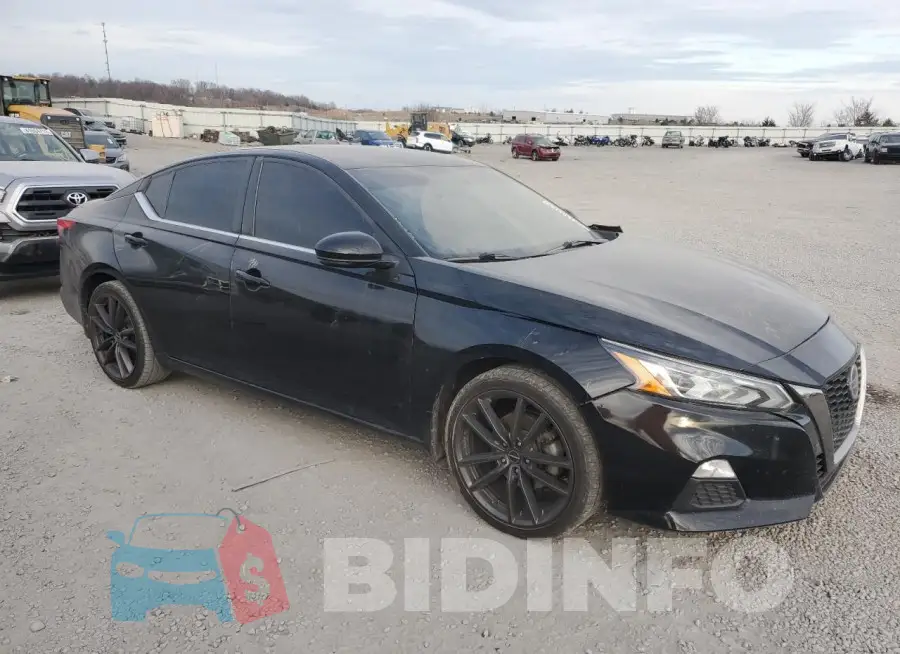 1N4BL4CV9KC179533 Photo# 4