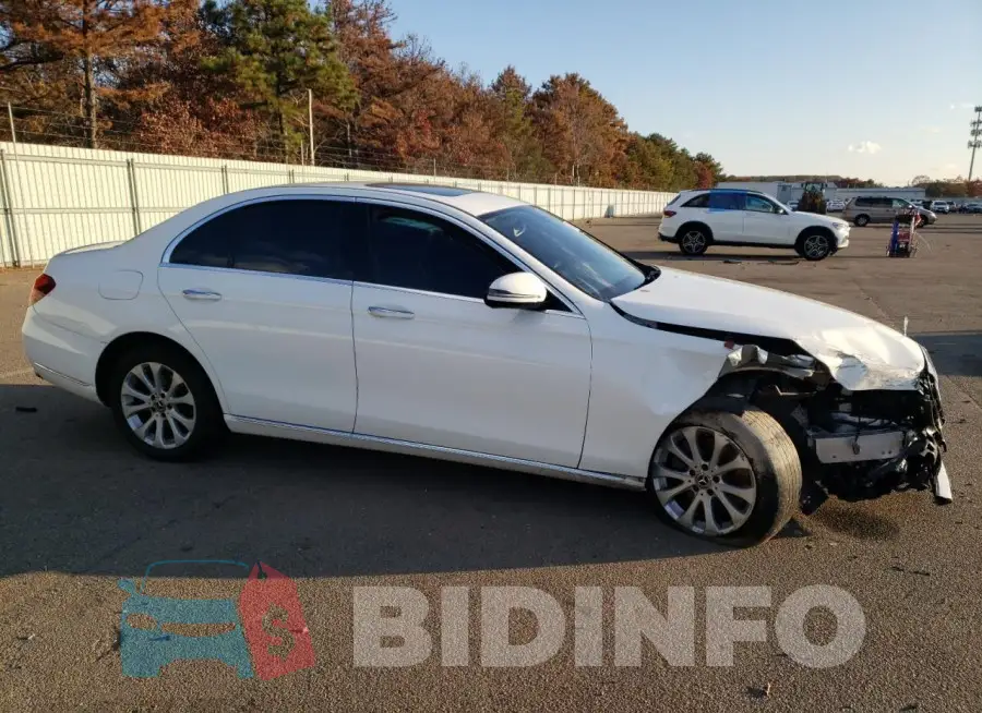 WDDZF4KB2KA611761 Photo# 4