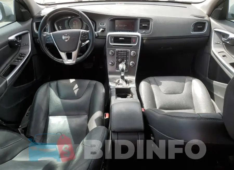 YV1612TB1F1306315 Photo# 8