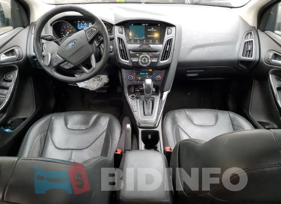 1FADP3N27JL247191 Photo# 8