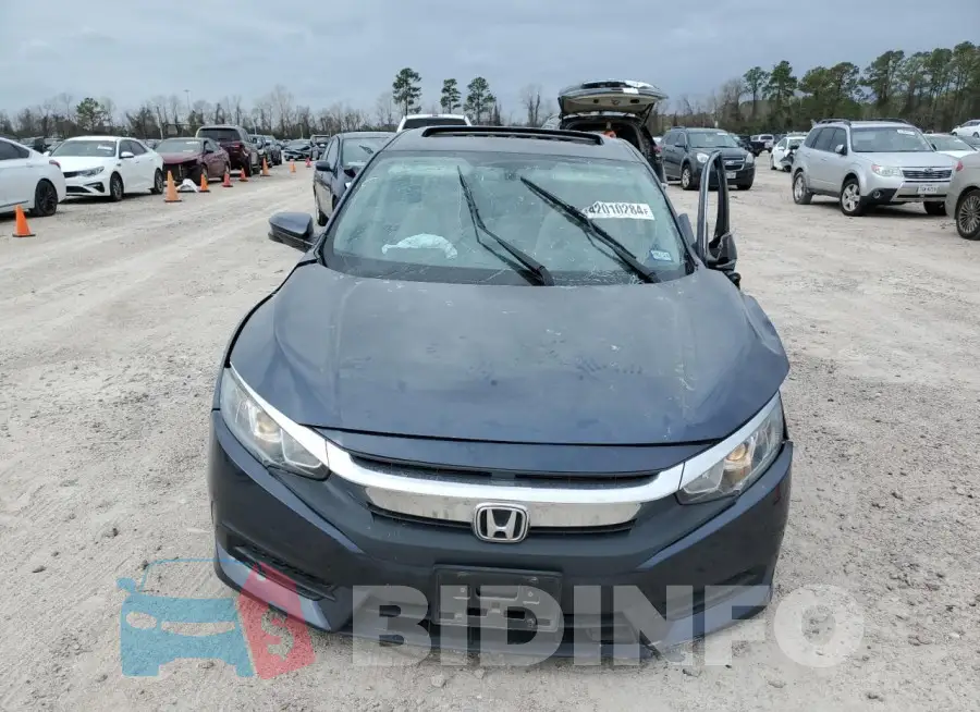 19XFC2F73GE241828 Photo# 5