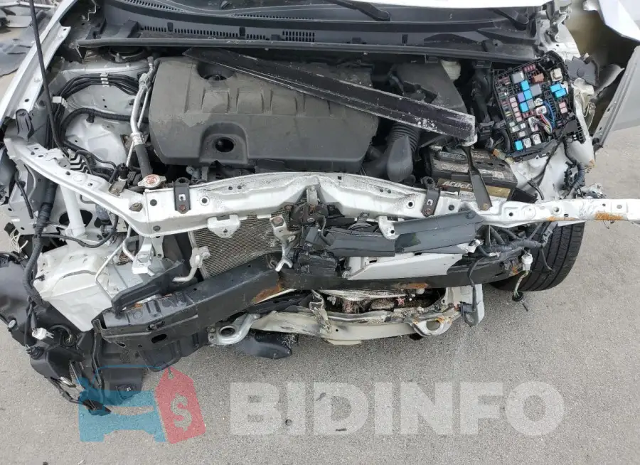 2T1BURHE7JC967584 Photo# 11