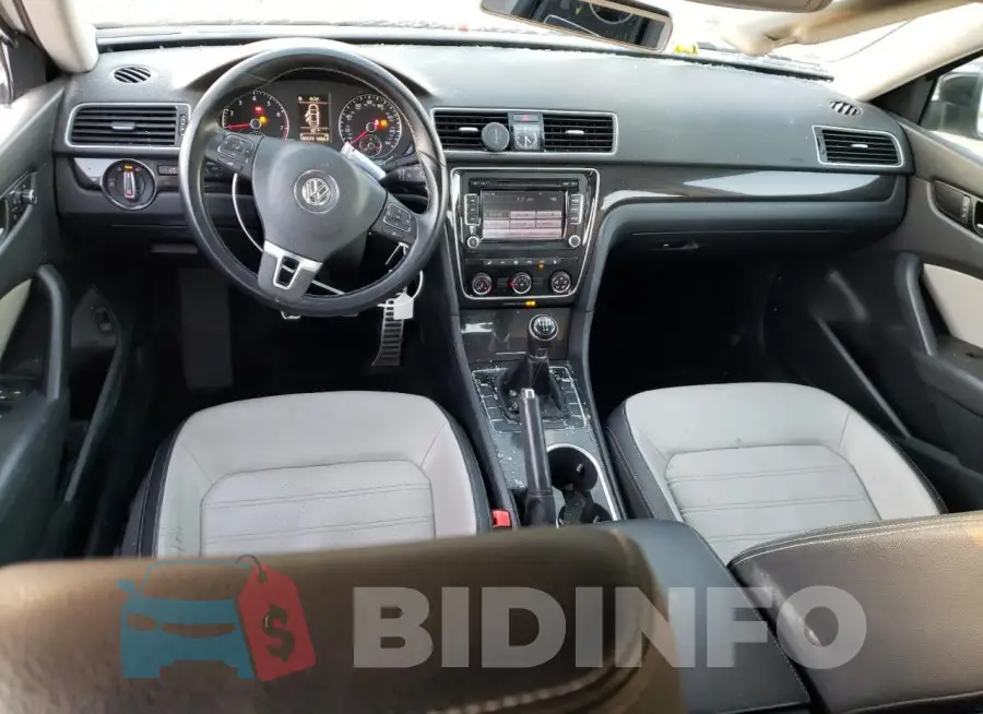 1VWBS7A32FC018170 Photo# 8