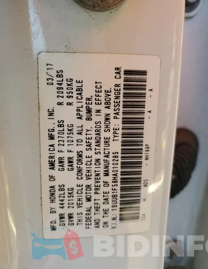 19UUB1F58HA010285 Photo# 12