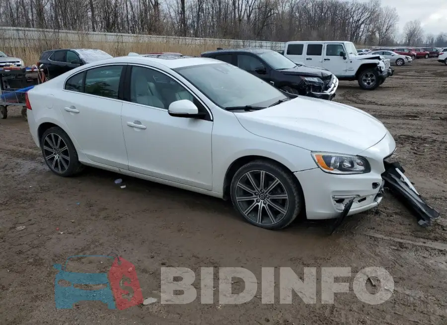 YV149MFK8F1353395 Photo# 4