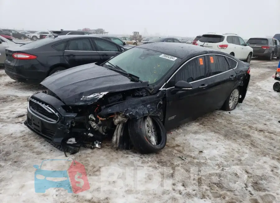 3FA6P0PUXGR320943 Photo# 1