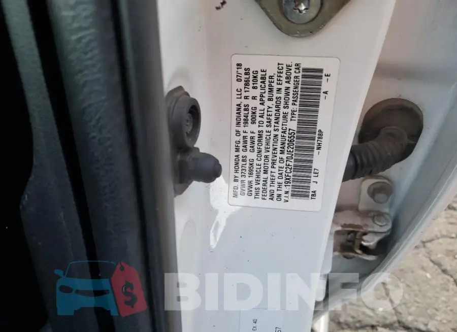 19XFC2F70JE206557 Photo# 13