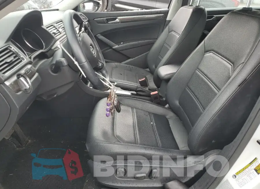 1VWGT7A30HC044546 Photo# 7