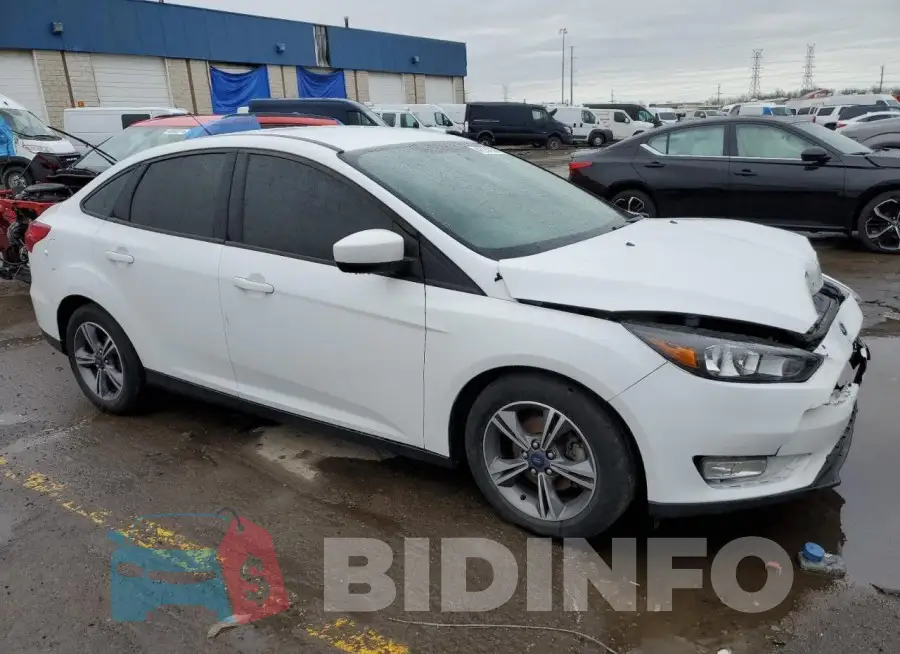 1FADP3F20JL204830 Photo# 4