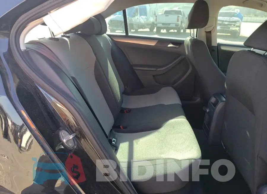 3VW2B7AJXHM208685 Photo# 10