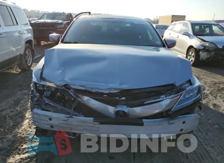 19UDE2F33JA004363 Photo# 5