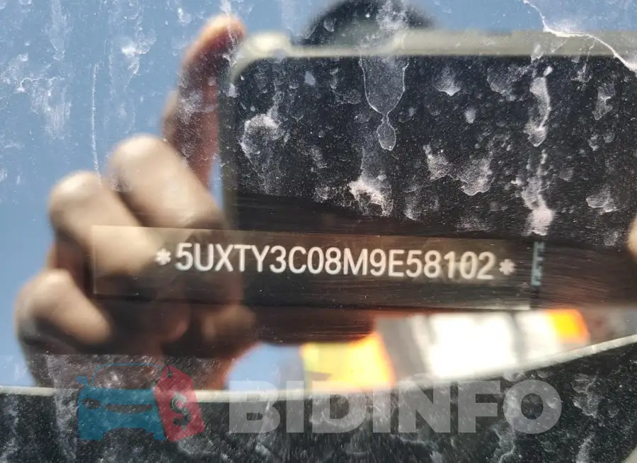 5UXTY3C08M9E58102 Photo# 13
