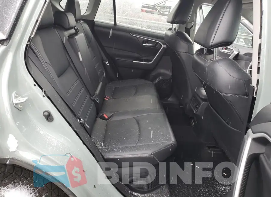 2T3B6RFV4NW033617 Photo# 11