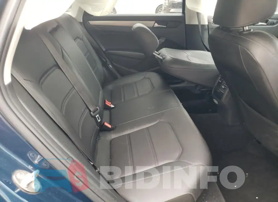 1VWSA7A35MC009284 Photo# 10
