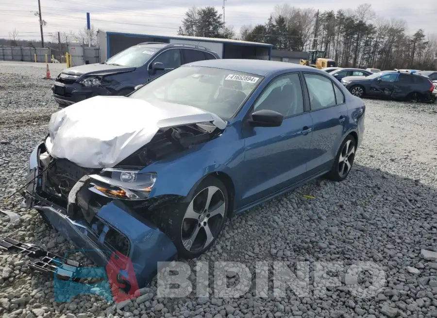 3VW167AJ5GM325492 Photo# 1